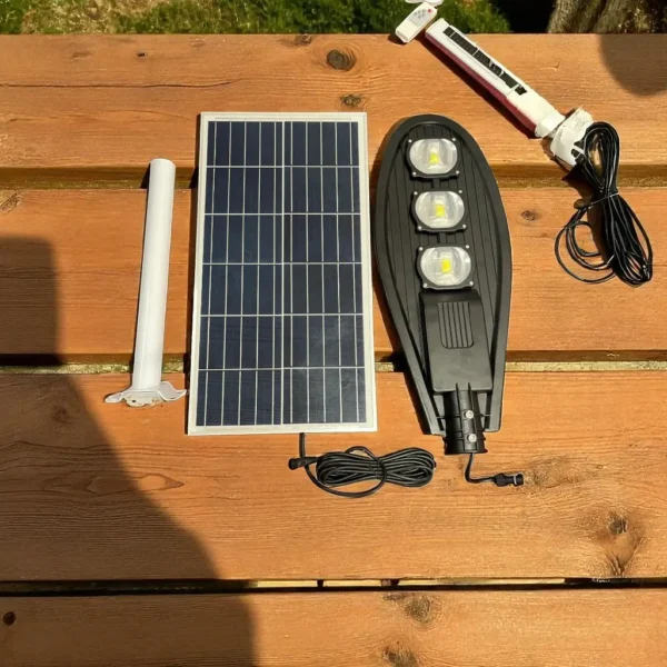 Professional 150W Cobra Solar Street Light Kit